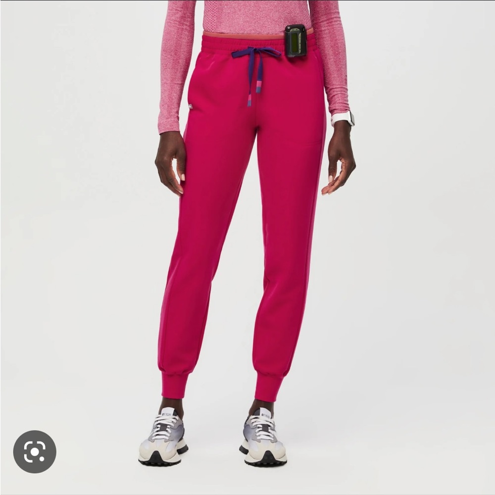 NWT FIGS Mari Joggers Ultra Rose - Large
